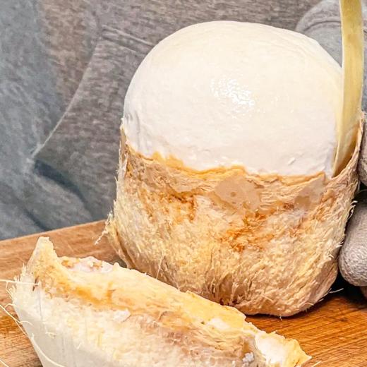 泰国香水椰 甄选大果 自然成熟 肉厚多汁 椰汁清澈透白  甘甜可口  椰香浓郁  就一口果香四溢更香甜 商品图4