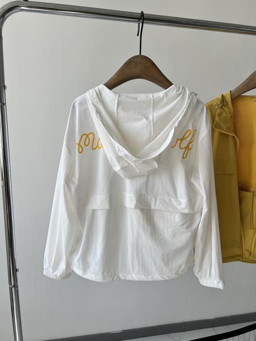 MB家纯原单防晒衣，绝非某宝的仿货，接受任何形式的对比🆚！韩国🇰🇷客供凉感面料，面料自带透气孔，超级舒服，高级感满满，可以更方便携带，立体印花，品质感极强！绝对是夏天防晒和空调房的必备单品！ 商品图6