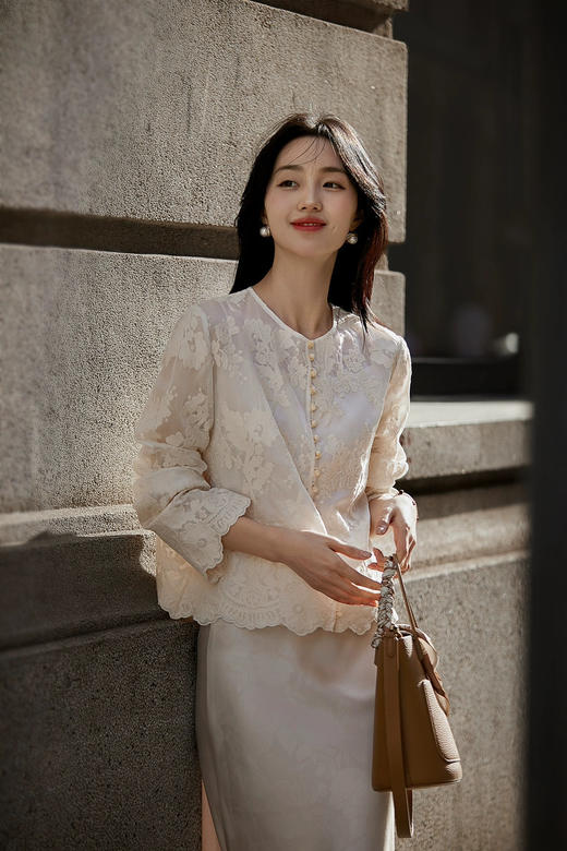 【下单后7天发货】ORIGNAL&CO 繁华刺绣天丝上衣三件套 商品图1