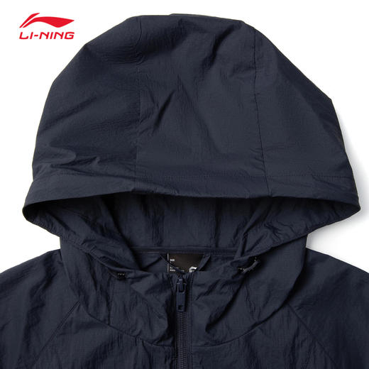 李宁运动潮流系列男子冰感舒适防晒宽松运动风衣AFDV827 商品图2