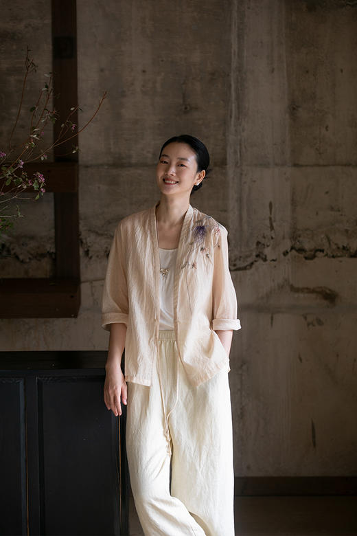 牧衣游原创 丝棉手工刺绣炒色短外套复古文艺百搭防晒小开衫 燕雀 商品图5