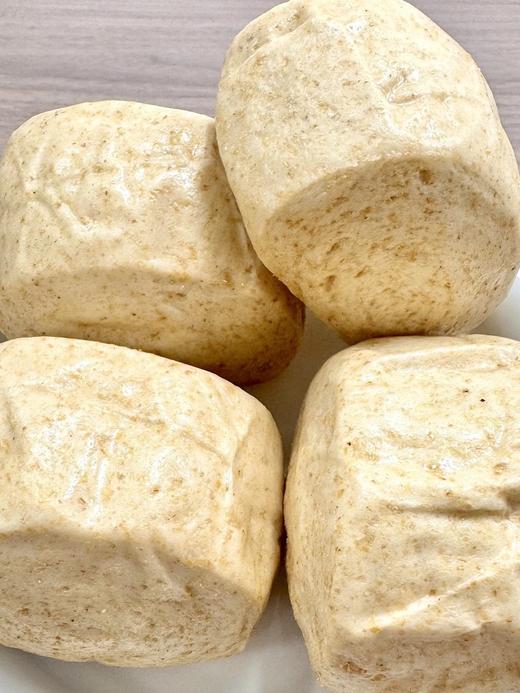 19.9秒杀带走12个全麦胚芽馒头一口咬下蓬松暄软满嘴麦香不仅保留了麸皮的膳食纤维更浓缩了胚芽的黄金营养基地直邮 商品图2