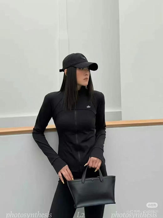 原单正品 alo25新款瑜伽外套Define立领夹克普拉提运动长袖健身服
黑白两色，尺码S-XL 商品图13