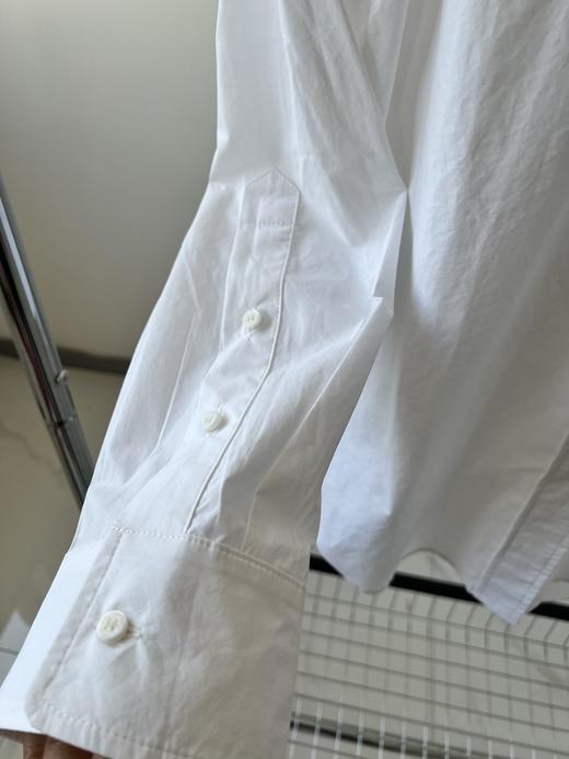 25春款，原单衬衫，100有机棉，质感高级满满，极简设计，老钱风满满，衣柜里必不可少的单品，简单的廓形，单穿或者做叠穿都好看，百搭神器，无论日常通勤，或者出入职场都毫无压力！推荐！ 商品图5