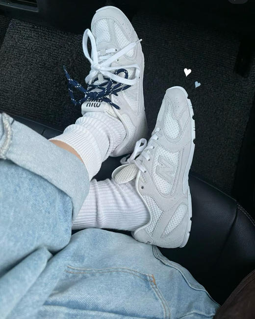 点此购买 Miumiu x New Balance联名款女士运动鞋 98 315582 商品图10