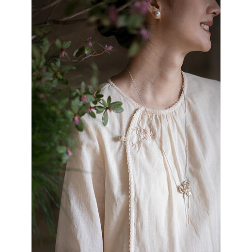 牧衣游原创 新疆棉刺绣炒色短外套 限量福利款 入夏不支持会员折 商品图1