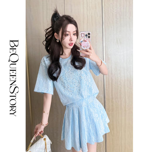 余潇潇【海蓝记忆】精致蕾丝花纹宽松落肩T恤&育克倒褶短裙套装新款 商品图0
