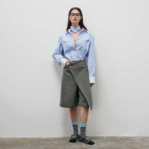 lost in echo2025春夏新款时尚垫肩经典复古蓝白条纹长袖衬衫外套 商品图2