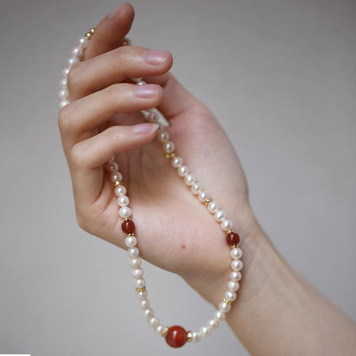 「驻红却白」淡水珍珠配南红玛瑙项链 商品图2