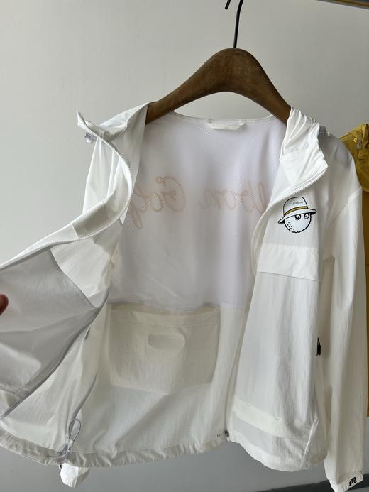 MB家纯原单防晒衣，绝非某宝的仿货，接受任何形式的对比🆚！韩国🇰🇷客供凉感面料，面料自带透气孔，超级舒服，高级感满满，可以更方便携带，立体印花，品质感极强！绝对是夏天防晒和空调房的必备单品！ 商品图5