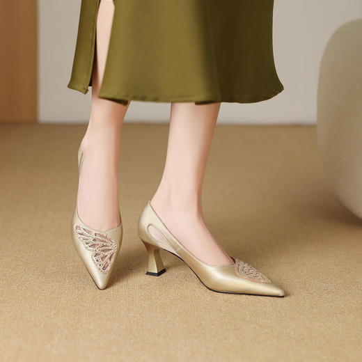 【预售5天】法式水钻配网纱精致仙女风尖头高跟单鞋MLS&A1025 商品图2