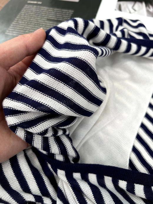 CO*S剪标发冰麻针织V领拼色假两件长袖衫 商品图10