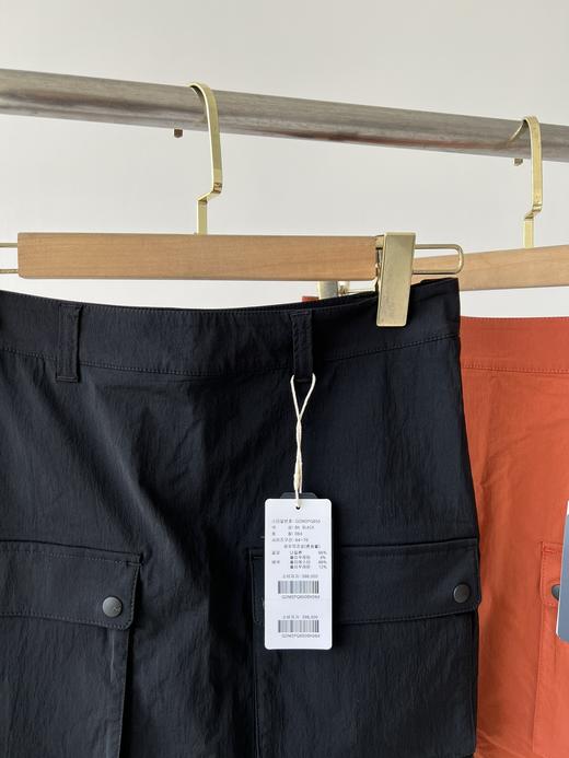 韩国🇰🇷高er夫BOB春夏新款女工装半裙，客供面料，质感超好，三标齐全，品相完美，磨砂质感的速干面料，透气性超好，吸湿排汗，休闲运动风，侧拉链穿着，脱卸方便 商品图2