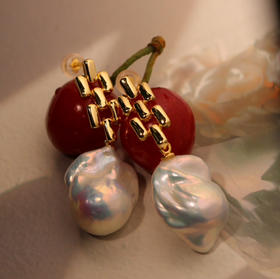 甄珠贝 明星同款巴洛克耳坠 ji光炫彩大巴 约15mm 油亮又有光泽 经典、灵动、精工银镀金配件