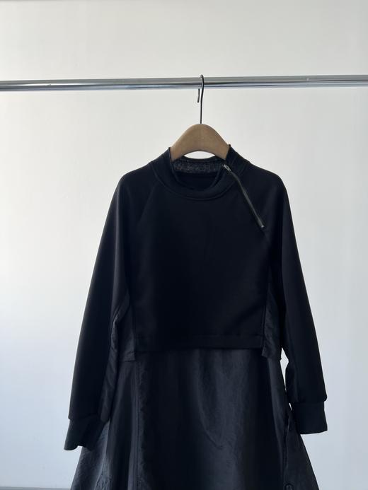 25新款，🍁🍁🍁，DEMOO原单连衣裙，超级好看的一款，大气有范，针织和梭织拼接，层次感分明，既休闲又时尚的一款，下摆装饰扣，大摆设计，包容性很强，任何场合轻松驾驭🍁🍁！ 商品图6