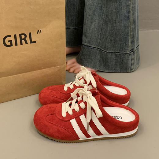 【全新升级❗️德训鞋半拖鞋】舒适的脚感久穿不累，鞋面纹路细腻，软弹脚感垫脚吸汗，2025新款超火无后跟小白德训鞋一脚蹬懒人凉拖QQ 商品图0