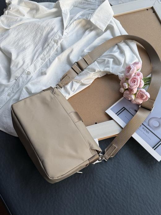 点此购买 lulu露露多口袋斜挎包 xj 315761 商品图8