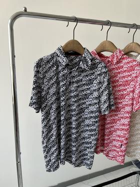 25新款速干冰感T，超洋气的印花工艺，面料有弹力，而且有透气孔，夏天运动的首选，今年流行花色，好多品牌都有印花工艺，摆脱了传统T的单调性，给夏天增加了色彩！