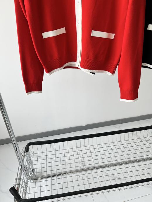 25春款，VOLiK原单针织🧶开衫，纯纯的原单货，难得好货，接受任何形式的验货，数量极少，辅料齐全，全原，春天必备单品，怎么搭都好看的一款！ 商品图3