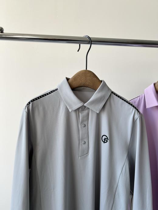 25春款，男款POLO衫，经典百搭的一款，面料有弹力，超舒服，胸前立体LOGO，肩部装饰条，整件衣服并不单调！数量不多！ 商品图1