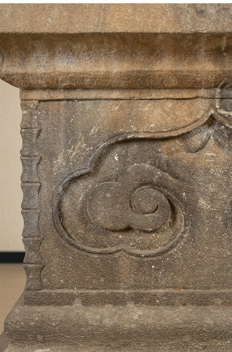 明 石雕如意云纹须弥座