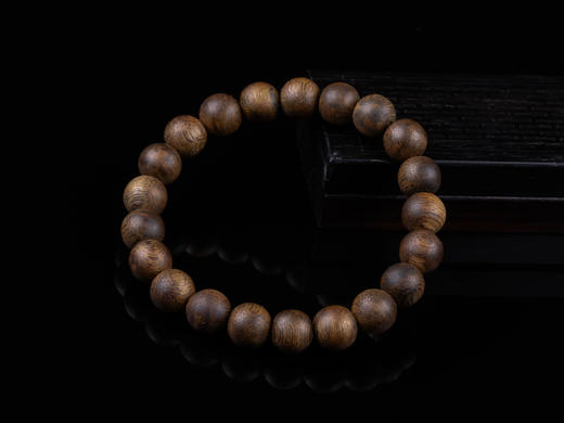 XY0215沉香13mm素圈大手串14克 商品图1