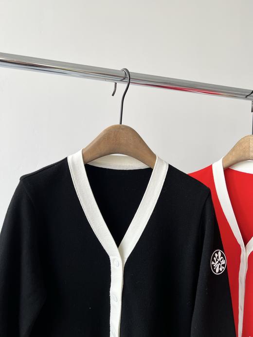 25春款，VOLiK原单针织🧶开衫，纯纯的原单货，难得好货，接受任何形式的验货，数量极少，辅料齐全，全原，春天必备单品，怎么搭都好看的一款！ 商品图1