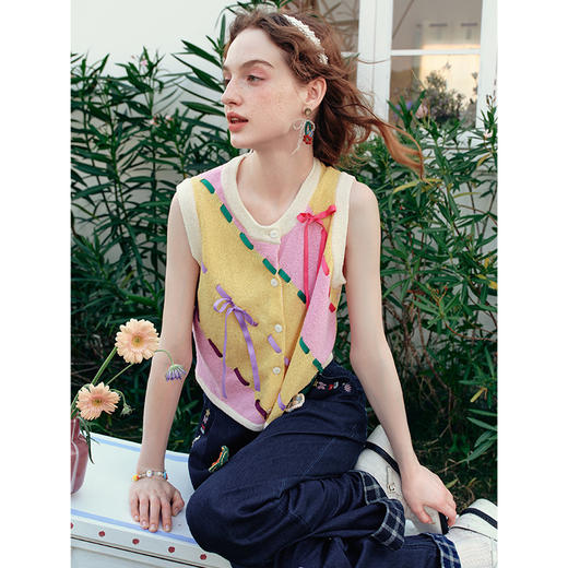 两三事 蝶翼梦境 2025夏季新款抽绳绑带拼色无袖针织开衫女宽松 商品图1