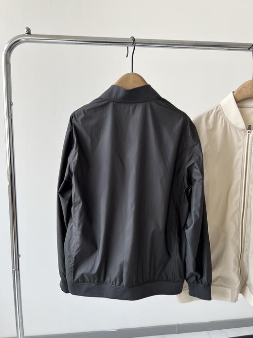 25新款日本🇯🇵高端高尔夫🏌品牌RESUrrection春款外套，专柜价3000+，超级高端的一个品牌，客供面料，有光泽度，质感超好，简单帅气的一款，胸前有LOGO，YKK双拉头，满满的高级感！ 商品图7