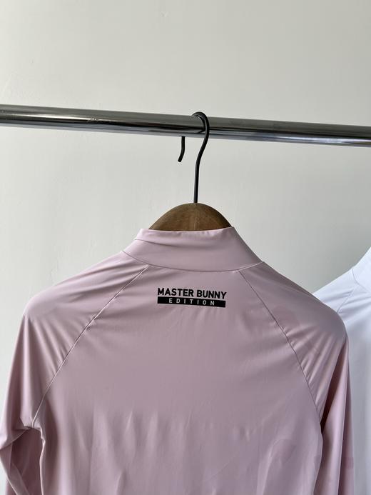 兔耳朵原单牛奶丝半高领打底衫，韩国🇰🇷客供面料，弹力超级大，面料手感好，丝滑有质感，简单百搭的基础款，袖子有印花LOGO设计！ 商品图6