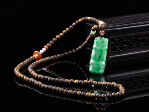 XY0261沉香+翡翠满色竹节挂件 商品图5