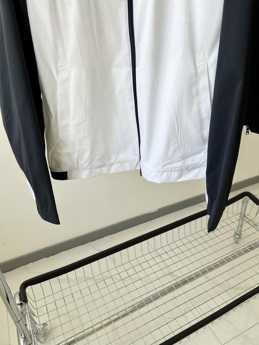 25新款，日单高尔夫男款外套，日本的面料舒适度很高，透气微弹，简单的立领设计，百搭，日常或者运动穿都是不错的选择，数量少！下单速度 商品图2