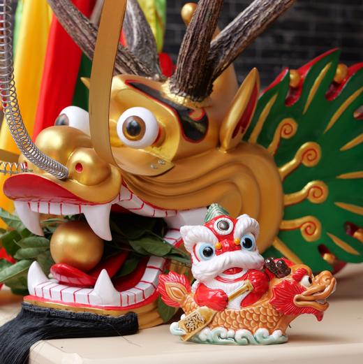 喜狮飙龙船·一举高中 轻松上岸 风生水起 陶艺摆件 佛山传媒×石湾美陶联名定制 带礼盒带证书 商品图2