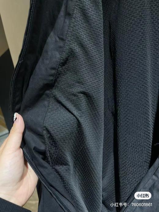 新款Acne 1996情侣夹克，真的是全网都在安利的大爆款，被小红书🍠各大博主强烈推荐… 棉质风衣面料，水洗做旧工艺，不同于以往传统夹克的呆板硬塑感，此款上身柔软舒适 商品图2