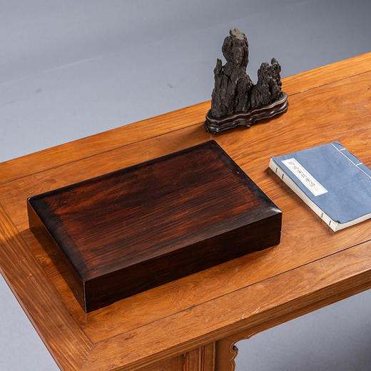 清 福云纹敞池大端砚配红木砚盒 商品图4