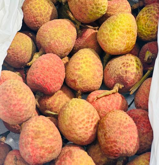 桂花香荔枝|今年的第一口桂花香荔枝来啦～新鲜荔枝刚下飞机，桂花香荔枝空运果子，头波儿果子主要新鲜，一颗颗干绷绷的，不泡水不带枝，清甜柔润，非常爆汁，水润润的吃得人舒心呐～ 商品图5