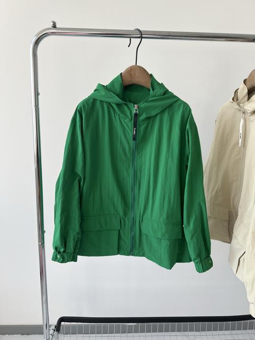 高尔夫🏌‍♀原单外套，韩国🇰🇷客供面料，微微皱感，上档次，打高尔夫🏌‍♀或者日常穿都很好穿，微宽松的休闲版型，腰部可调节，数量不多、20多件！ 商品图0