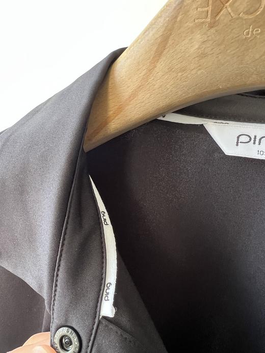 PinG原单打底衫，韩国🇰🇷客供面料，有弹力，质感棒棒的，胸前立体印花，辅料齐全，扣子有L OGO，袖子拼色设计，简约的基础款，细节品质超赞！ 商品图5