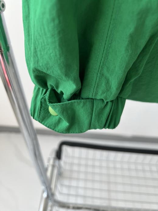 高尔夫🏌‍♀原单外套，韩国🇰🇷客供面料，微微皱感，上档次，打高尔夫🏌‍♀或者日常穿都很好穿，微宽松的休闲版型，腰部可调节，数量不多、20多件！ 商品图3