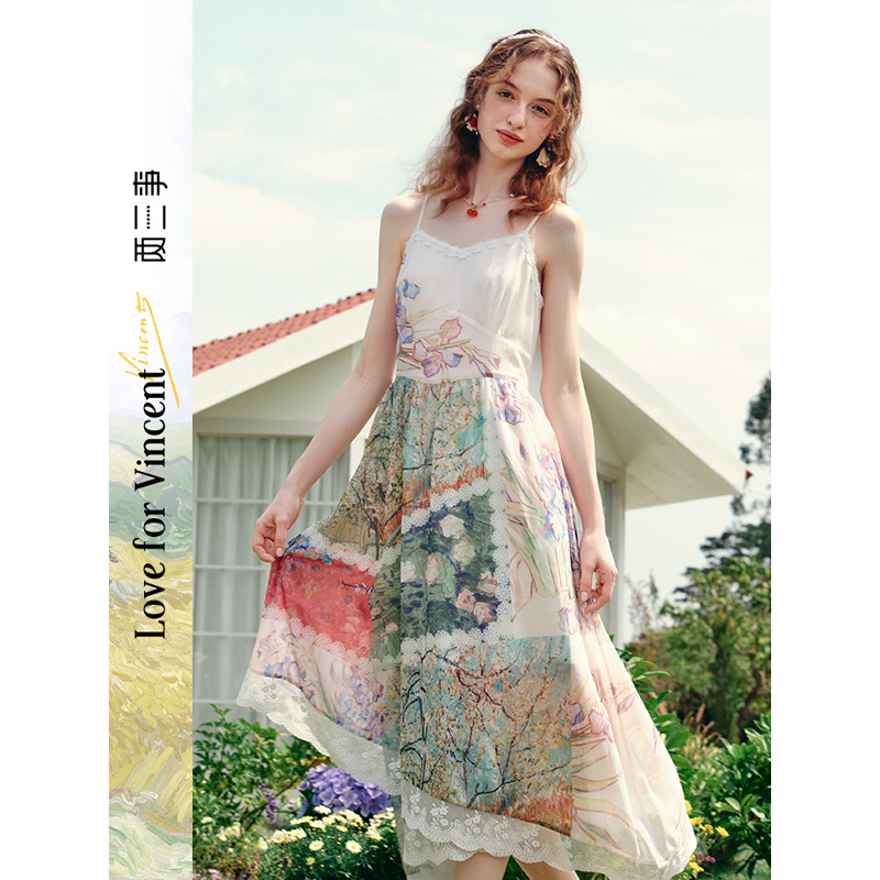 两三事梵高文艺永恒生机2025夏新款法式蕾丝拼接印花吊带裙连衣裙
