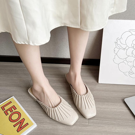 【19.9抢❗️新款包头半拖鞋】采用优质面料，柔软舒适内里，舒适鞋跟显高显瘦，2025女抖音快手爆款夏季懒人一脚蹬平底防滑女拖鞋QQ 商品图1