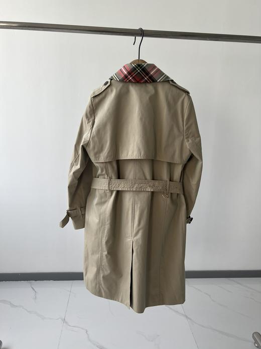 韩国🇰🇷哈🐶经典风衣，客供面料辅料，专柜品质，细节超赞，很有特点的一款风衣，双领设计，格子领可拆卸，内搭一个可拆卸的格子马甲，内里格子马甲含毛，更佳防寒保暖 商品图8