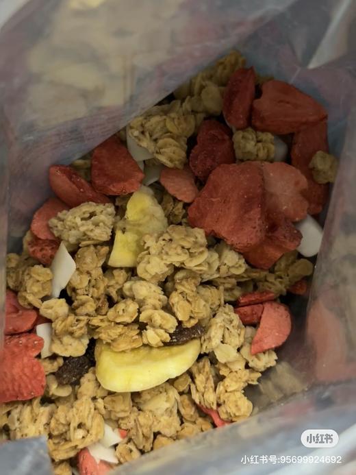 胖东来草莓水果燕麦脆一袋 商品图2
