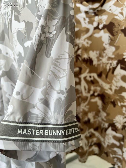 25年新款，兔耳朵原单T🍁🍁💕，超级好看的一款，特别洋气的一个印花设计，既显瘦又显肤色，胸前立体LOGO，袖子织带拼色！特别高级！数量不多！ 商品图4