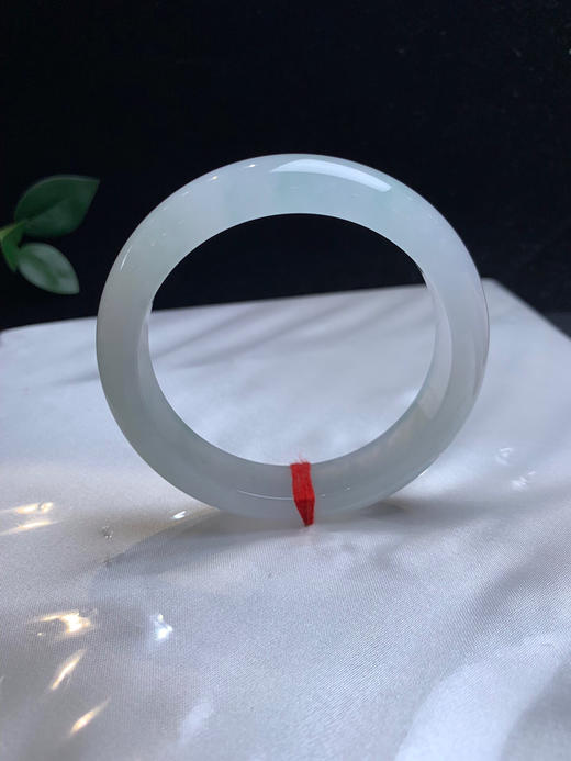 612718，55.5冰底正圈手镯，冰底，种水好，接近白月光，整条通透清新 商品图1