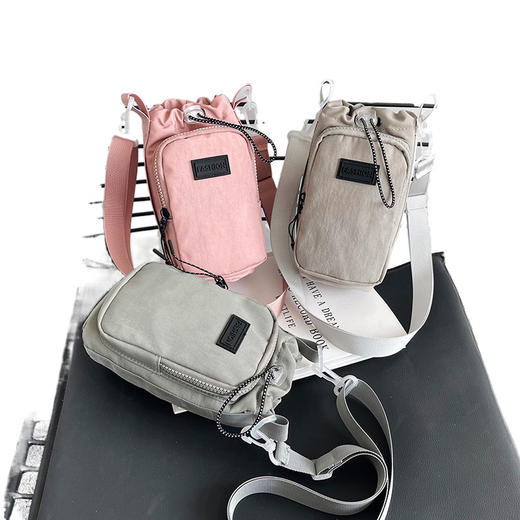 【时尚韩版水杯包】大容量水壶包斜跨包 潮流单肩防水牛津布手机包  国庆外出出游 商品图4