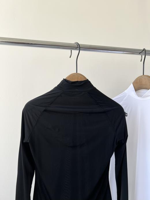 兔耳朵原单💕💕冷感防晒打底，纯纯的原单货，接受任何形式的验货，韩国客供面料，凉凉的冷感，舒服透气又防晒，夏天怕晒宝宝的福音，运动打球或者日常穿都是不错的选择，胸前袖子印花，彰显品质！数量不多！ 商品图5