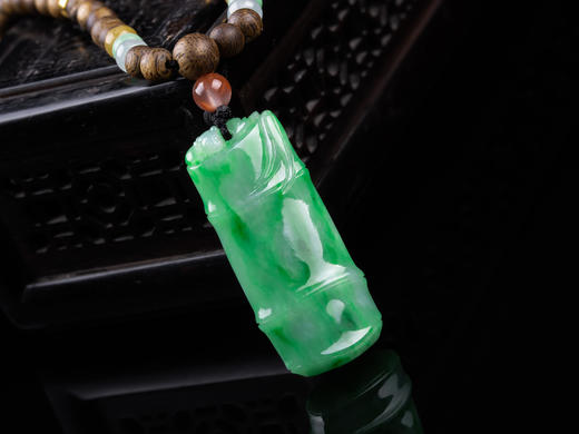 XY0261沉香+翡翠满色竹节挂件 商品图1