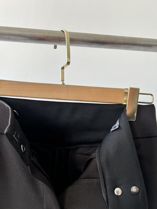 G- FORE原单裤子，🍁🍁超级百搭的一款，韩国🇰🇷客供面料，有点厚度，版型也超赞，显瘦，这款裤子工艺超复杂，兜口拉链装饰，裤缝织带拼接，而且反光印花LOGO，后腰针织刺绣，数量不多！ 商品图5