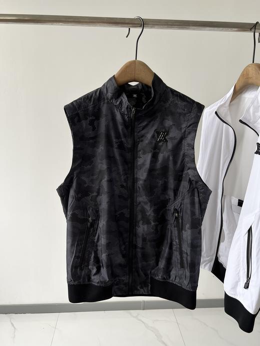 纯原马甲🍁🍁，纯纯的原单货，这款必须好好夸夸，工艺超级复杂，工厂做韩国订单加工时，一天只能做几件衣服，可见其难度相当大，经典拉链设计，后背内部有防风口，外面做了贴兜设计，细节处更显品质，数量不多！ 商品图0